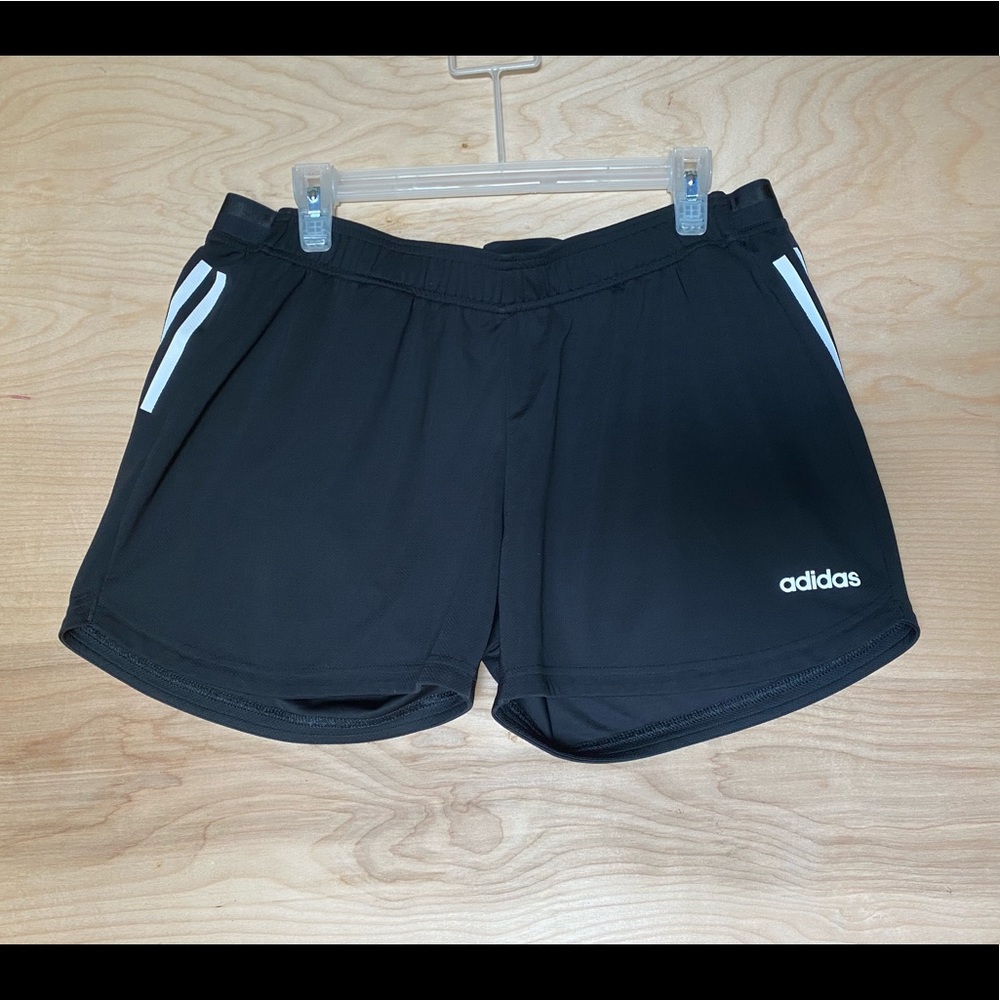 Ladies Adidas Shorts ⛹️‍♀️